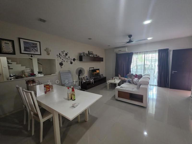 2-storey Terraced House for Sale in Sunway Alam Suria (Shah Alam) - Joseph Chan - Living Room - PropertyGuru.com.my