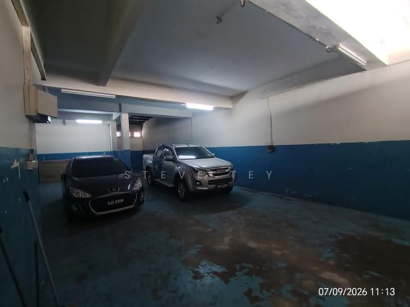 Shop / Office for Sale in Johor Bahru (Johor) - Steve Tey - Car Park - PropertyGuru.com.my
