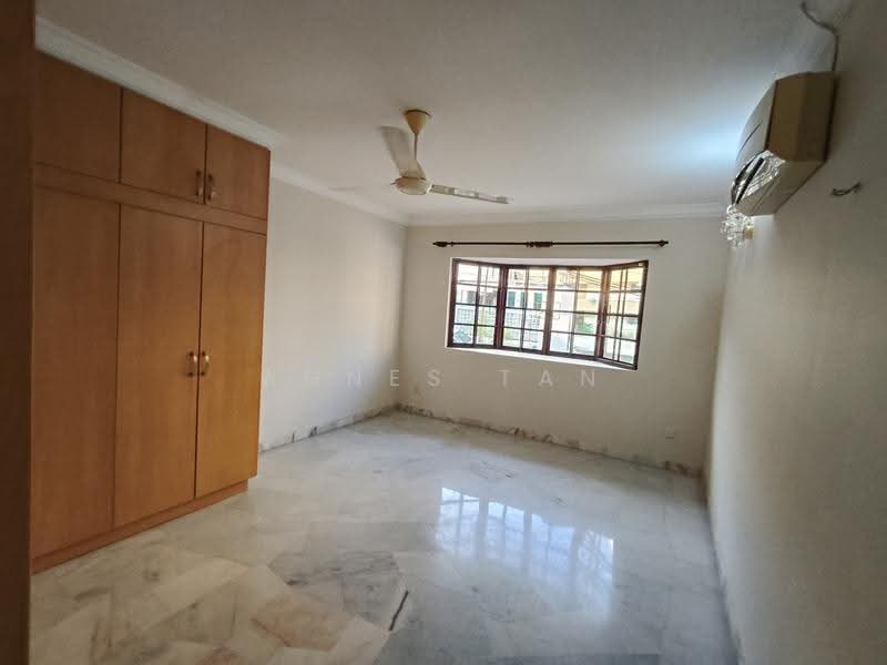 Semi-Detached House for Sale in Taman United (Jalan Klang Lama (Old Klang Road)) - Agnes Tan - Bedroom - PropertyGuru.com.my