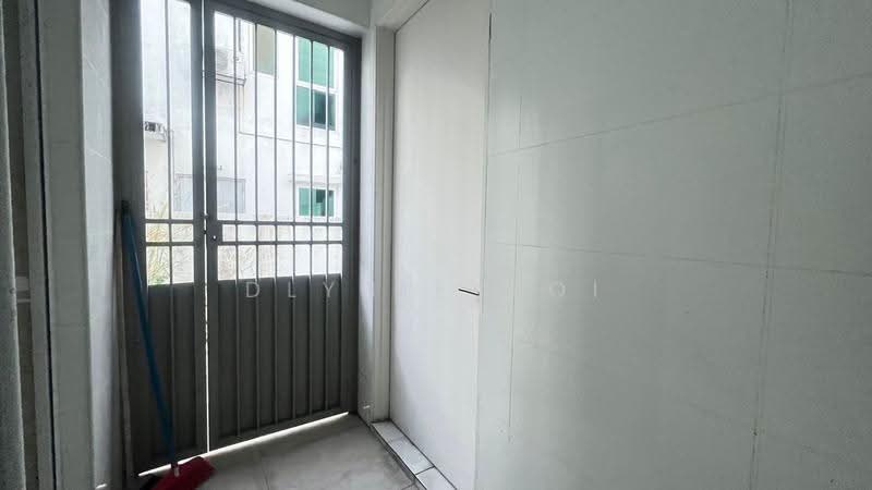 Semi-Detached House for Sale in Taman Nadayu 92 (Kajang) - Dlynie Ooi - Entrance - PropertyGuru.com.my