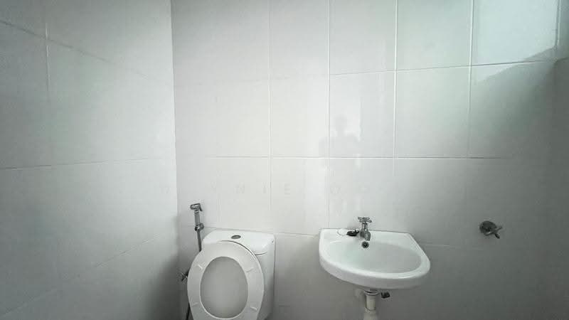 Semi-Detached House for Sale in Taman Nadayu 92 (Kajang) - Dlynie Ooi - Bathroom - PropertyGuru.com.my