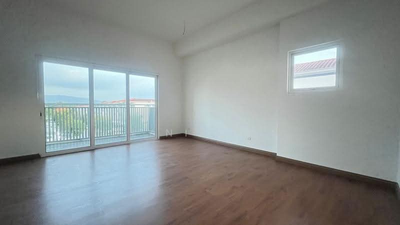 Semi-Detached House for Sale in Taman Nadayu 92 (Kajang) - Dlynie Ooi - Balcony - PropertyGuru.com.my