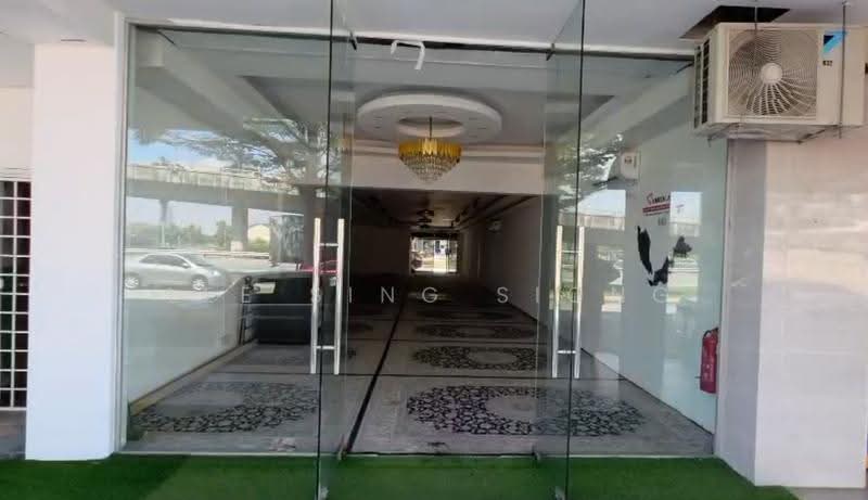 Shop for Rent in Seri Kembangan (Selangor) - Lee Sing Siong - Entrance - PropertyGuru.com.my