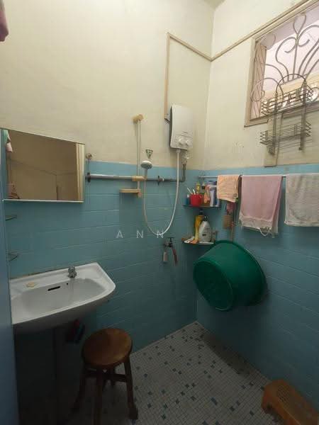 1-storey Terraced House for Sale in Taman Sri Tebrau (Johor Bahru) - Ann . - Bathroom - PropertyGuru.com.my