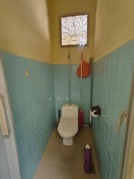 1-storey Terraced House for Sale in Taman Sri Tebrau (Johor Bahru) - Ann . - Bathroom - PropertyGuru.com.my