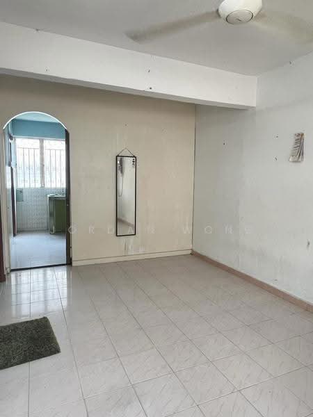 Flat for Sale at Flat Taman Ungku Tun Aminah - Jordan Wong - Interior - PropertyGuru.com.my