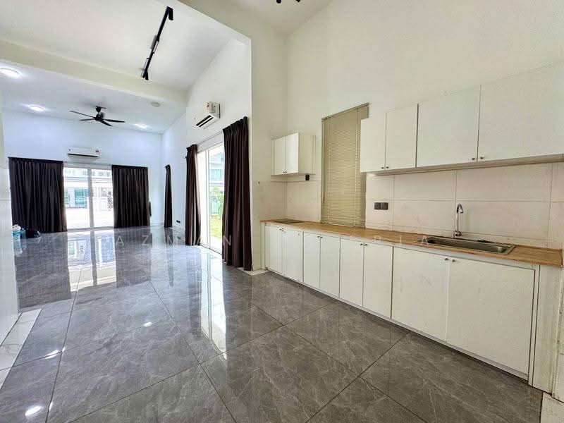 Cluster House for Sale in Bandar Bukit Raja (Klang) - AZMAN ZAKARIA - Kitchen - PropertyGuru.com.my
