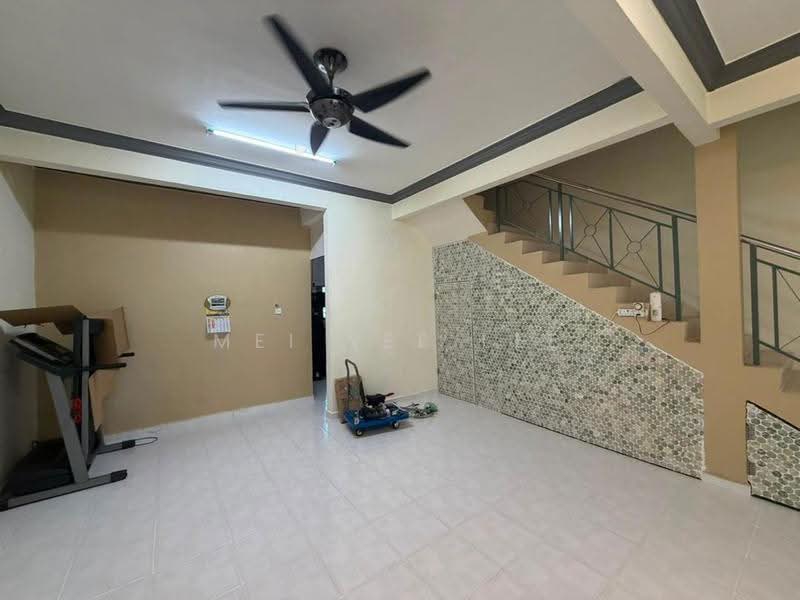 Rumah Teres 2-Tingkat untuk Dijual di Taman Impian Indah (Bukit Mertajam) - Mei Yee Lee - Living Room - PropertyGuru.com.my