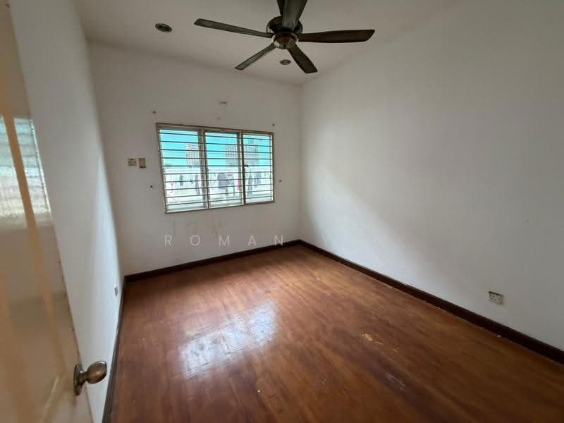 2-storey Terraced House for Sale in Sungai Buloh (Selangor) - Roman Yap - Bedroom - PropertyGuru.com.my