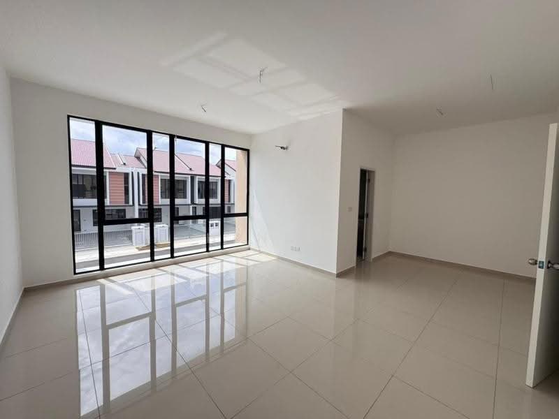 Rumah Teres untuk Dijual di Taman Desa Tebrau (Tebrau) - Heng . - Living Room - PropertyGuru.com.my