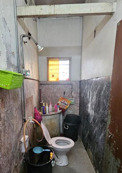 2-storey Terraced House for Sale in SS15 (Subang Jaya) - FC Wong - Bathroom of House - PropertyGuru.com.my
