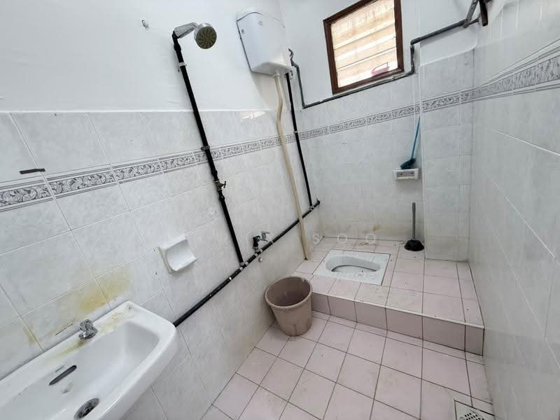 Rumah Teres 2-Tingkat untuk Dijual di Desa Casuarina (Nilai) - Chrix Soo - Bathroom - PropertyGuru.com.my