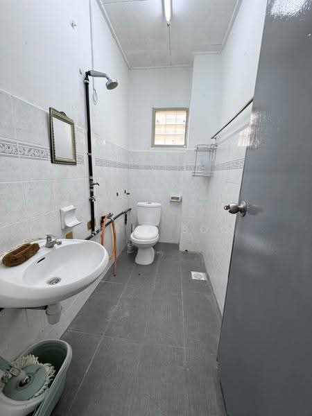 Rumah Teres 2-Tingkat untuk Dijual di Desa Casuarina (Nilai) - Chrix Soo - Bathroom - PropertyGuru.com.my