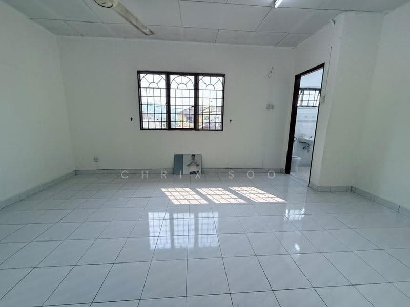 Rumah Teres 2-Tingkat untuk Dijual di Desa Casuarina (Nilai) - Chrix Soo - Living Room - PropertyGuru.com.my
