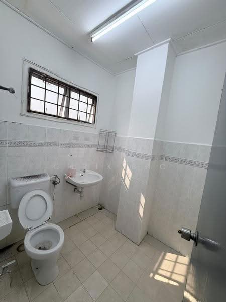 Rumah Teres 2-Tingkat untuk Dijual di Desa Casuarina (Nilai) - Chrix Soo - Bathroom - PropertyGuru.com.my