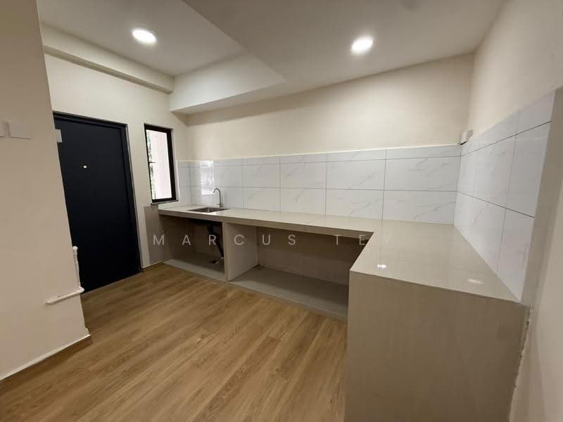 Rumah Teres 3-Tingkat untuk Dijual di Taman Tampoi Utama (Johor Bahru) - Marcus Tey - Kitchen - PropertyGuru.com.my
