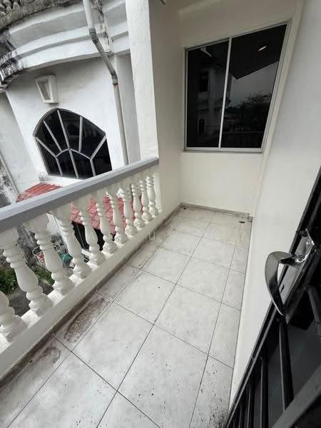 Rumah Teres 3-Tingkat untuk Dijual di Taman Tampoi Utama (Johor Bahru) - Marcus Tey - Balcony - PropertyGuru.com.my