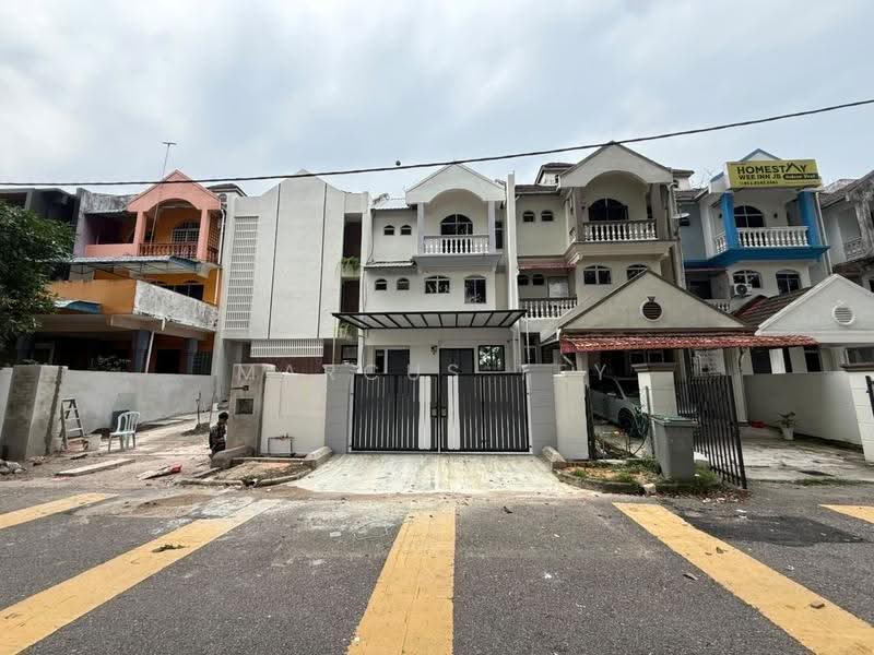 Rumah Teres 3-Tingkat untuk Dijual di Taman Tampoi Utama (Johor Bahru) - Marcus Tey - Exterior - PropertyGuru.com.my
