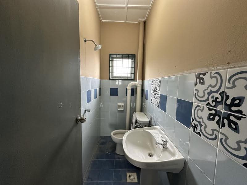 Condominium for Sale at Mutiara Condominium - DILLA YUSOFF - Bathroom - PropertyGuru.com.my