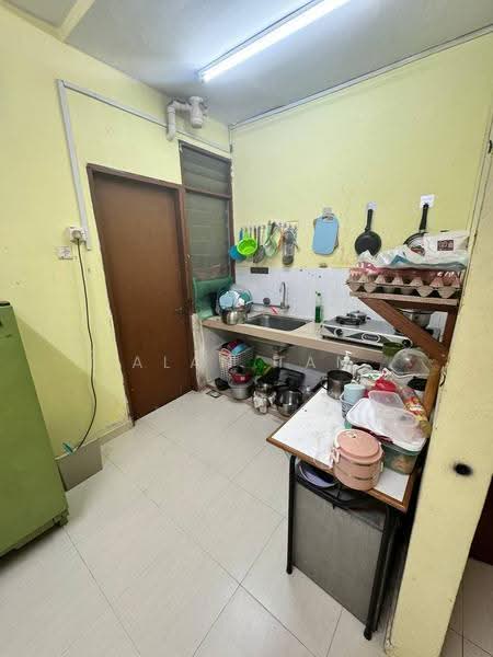 Rumah Flat untuk Dijual di Taman Sri Pulai Perdana - Alan Tan - Kitchen - PropertyGuru.com.my