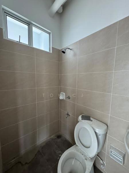 Rumah Teres untuk Dijual di Bandar Dato Onn (Tebrau) - Tok CJ - Bathroom - PropertyGuru.com.my