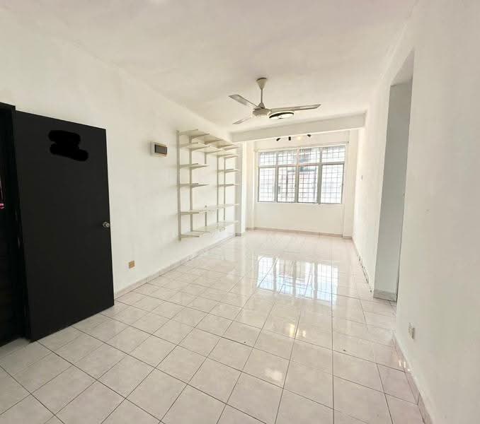 Pangsapuri untuk Dijual di Wira Apartment, Taman Tun Perak - Arif MS - Living Room - PropertyGuru.com.my