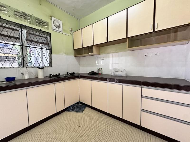 Rumah Teres 2-Tingkat untuk Dijual di Batu 9 (Cheras) - Vic Tan - Kitchen - PropertyGuru.com.my