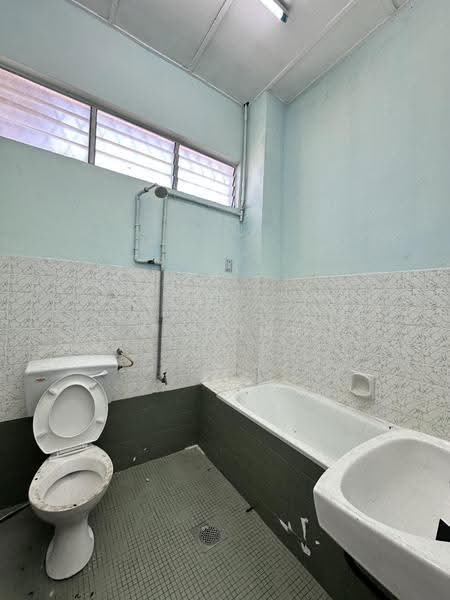 Rumah Teres 2-Tingkat untuk Dijual di Batu 9 (Cheras) - Vic Tan - Bathroom - PropertyGuru.com.my