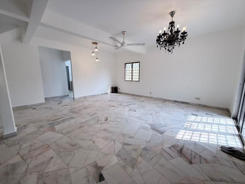 Rumah Teres 2-Tingkat untuk Disewa di Desa Casuarina (Nilai) - Chrix Soo - Living Room - PropertyGuru.com.my