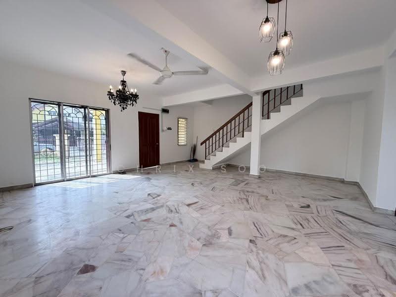 Rumah Teres 2-Tingkat untuk Disewa di Desa Casuarina (Nilai) - Chrix Soo - Living Room - PropertyGuru.com.my