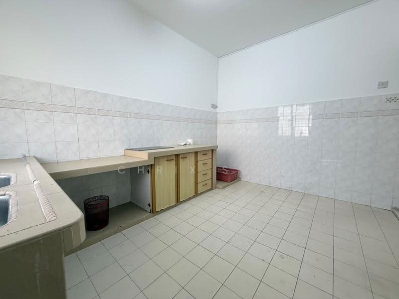 Rumah Teres 2-Tingkat untuk Disewa di Desa Casuarina (Nilai) - Chrix Soo - Kitchen - PropertyGuru.com.my
