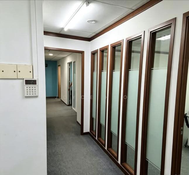 Office for Rent in Bandar Puteri Puchong (Puchong) - Joyce Hoo - Corridor - PropertyGuru.com.my