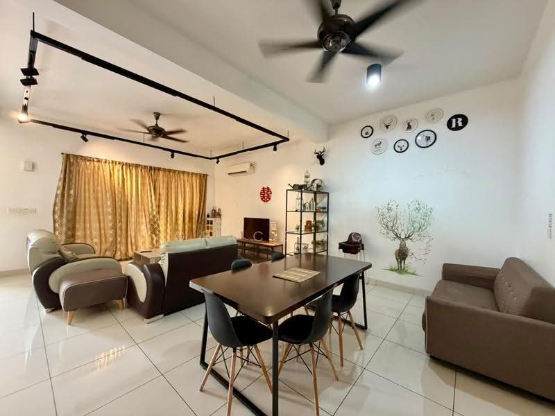 2-storey Terraced House for Sale in Taman Glenmarie (Johor Bahru) - Grace Ng - Living Room - PropertyGuru.com.my
