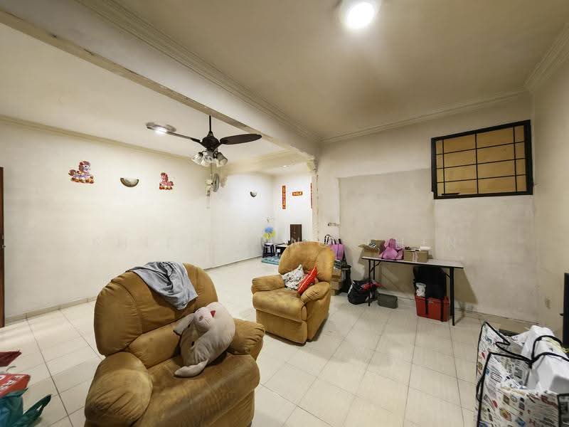 2-storey Terraced House for Sale in Taman Desa Cemerlang (Ulu Tiram) - Shieh Long Chen - Living Room - PropertyGuru.com.my