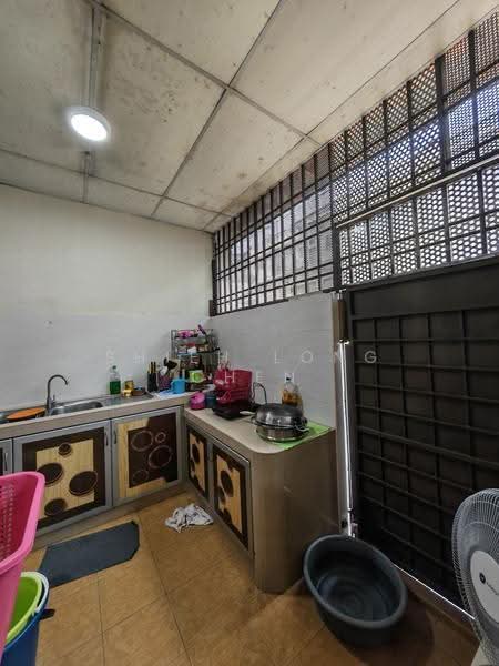 2-storey Terraced House for Sale in Taman Desa Cemerlang (Ulu Tiram) - Shieh Long Chen - Kitchen - PropertyGuru.com.my