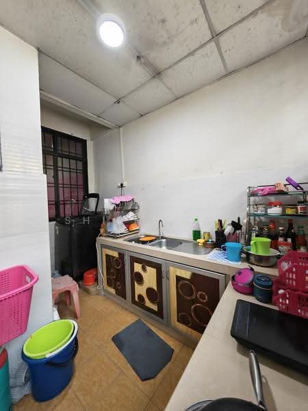 2-storey Terraced House for Sale in Taman Desa Cemerlang (Ulu Tiram) - Shieh Long Chen - Kitchen - PropertyGuru.com.my