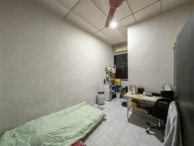 2-storey Terraced House for Sale in Taman Desa Cemerlang (Ulu Tiram) - Shieh Long Chen - Bedroom - PropertyGuru.com.my