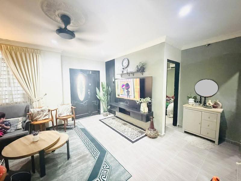 Rumah Teres 1.5-Tingkat untuk Dijual di Seksyen 7 (Kota Damansara) - Abdul Qadir - Living Room - PropertyGuru.com.my