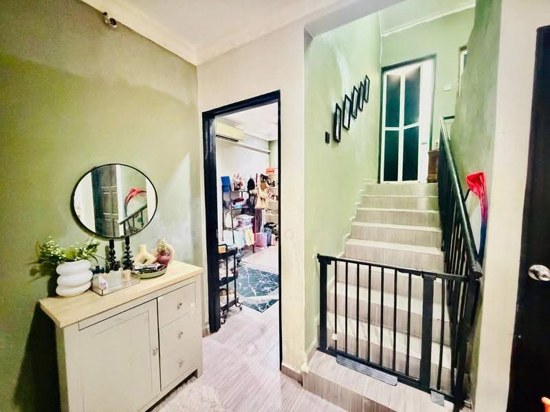 Rumah Teres 1.5-Tingkat untuk Dijual di Seksyen 7 (Kota Damansara) - Abdul Qadir - Corridor - PropertyGuru.com.my