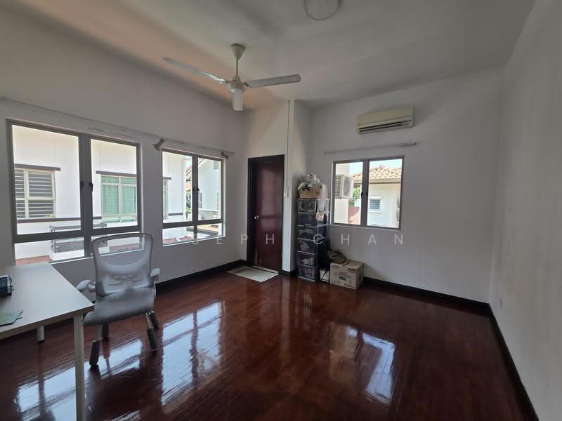 Rumah Berkembar untuk Dijual di Setia Eco Park (Setia Alam) - Joseph Chan - Upstairs room - PropertyGuru.com.my