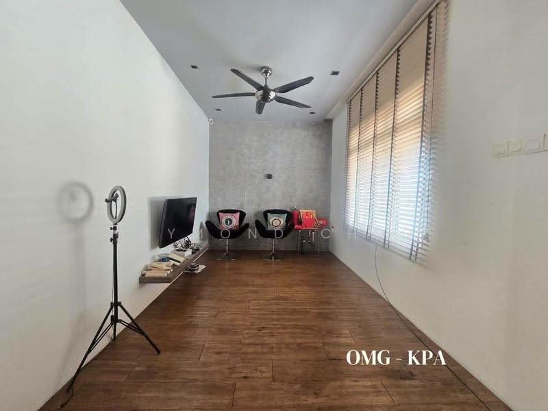 Semi-Detached House for Sale in Taman Alam Nyata (Kapar) - Raymond Choo - Living Room - PropertyGuru.com.my