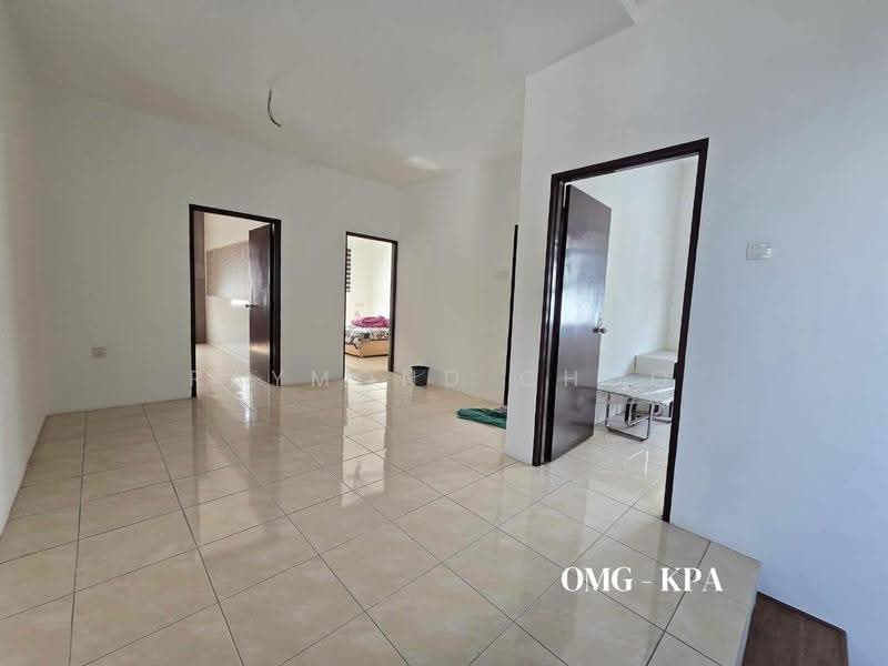 Semi-Detached House for Sale in Taman Alam Nyata (Kapar) - Raymond Choo - Living Room - PropertyGuru.com.my