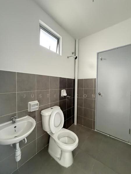 Rumah Teres 2-Tingkat untuk Dijual di Taman Bestari Perdana (Pasir Gudang) - Justin Kong - Bathroom - PropertyGuru.com.my