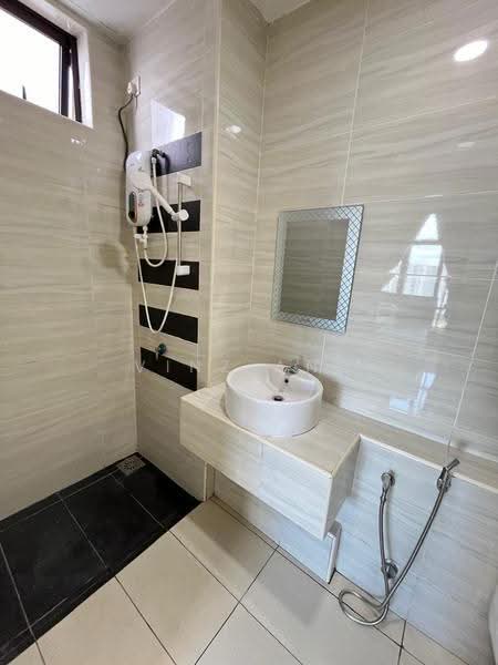 Kediaman Servis untuk Disewa di D'Summit Residences - Vinz Ang - Bathroom - PropertyGuru.com.my