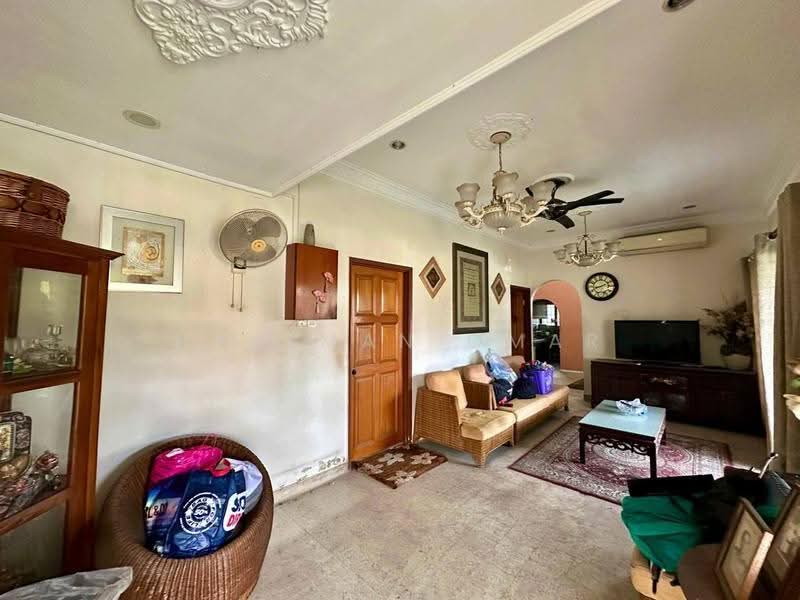 Rumah Teres 1-Tingkat untuk Dijual di Kelana Jaya (Petaling Jaya) - Hazeman Omar - Living Room - PropertyGuru.com.my