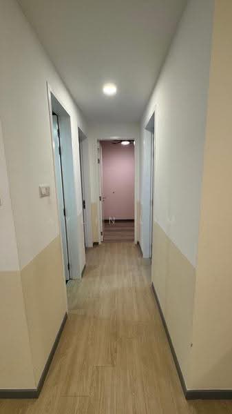 Kediaman Servis untuk Dijual di United Point (Residensi Berpadu) - Aylin Lim - Corridor - PropertyGuru.com.my