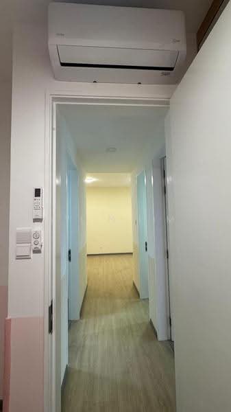 Kediaman Servis untuk Dijual di United Point (Residensi Berpadu) - Aylin Lim - Corridor - PropertyGuru.com.my