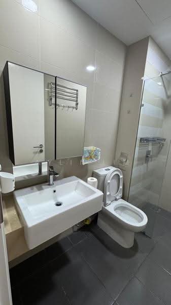 Kediaman Servis untuk Dijual di United Point (Residensi Berpadu) - Aylin Lim - Bathroom - PropertyGuru.com.my