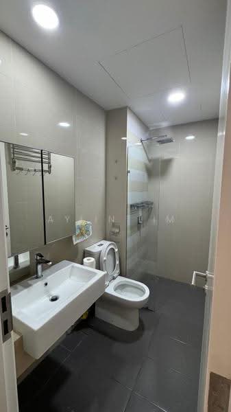 Kediaman Servis untuk Dijual di United Point (Residensi Berpadu) - Aylin Lim - Bathroom - PropertyGuru.com.my