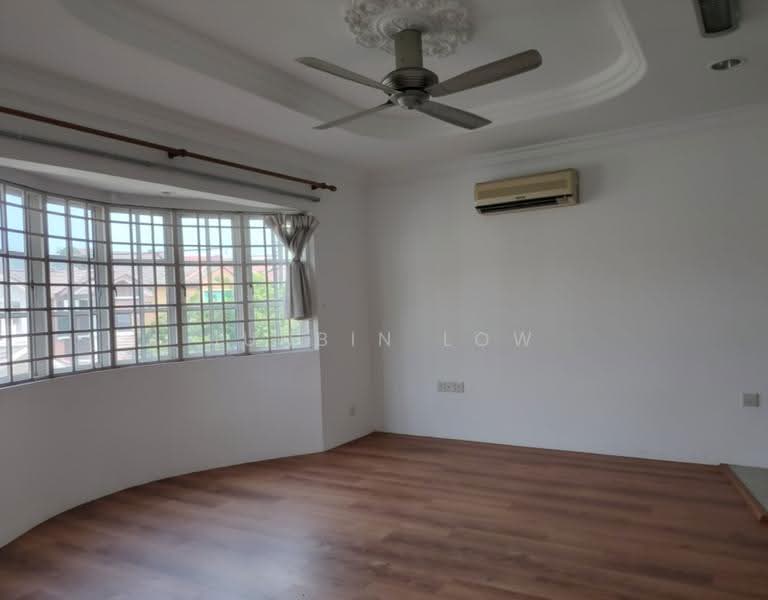 2-storey Terraced House for Sale in Taman Wawasan (Puchong) - Junbin Low - Living Room - PropertyGuru.com.my